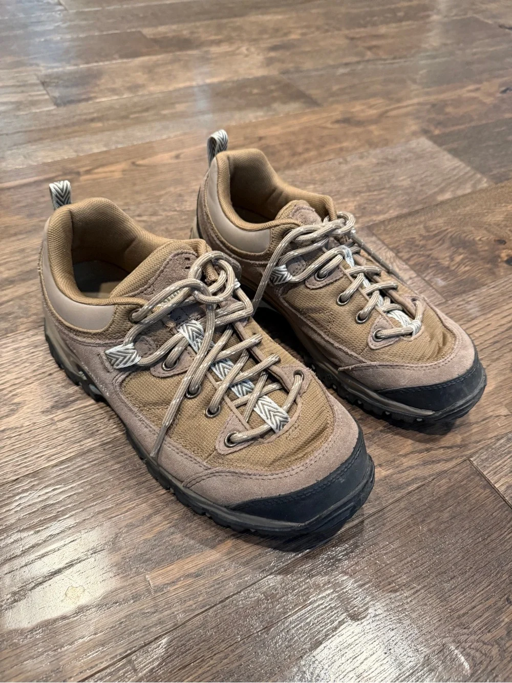Columbia Woman's Hiking Sneakers